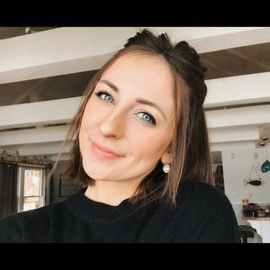 Meet your Posher, Christina